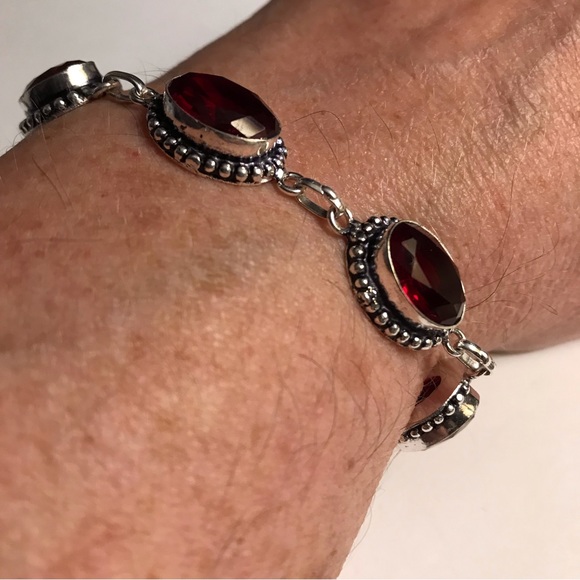 Stunning 925 Sterling Silver Garnet Bracelet - Picture 1 of 3